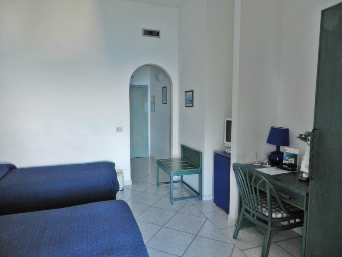 Hotel Holiday Praiano Exterior photo